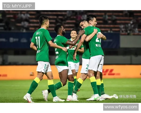 深圳足球队以100分领跑大师赛积分榜展现强劲实力